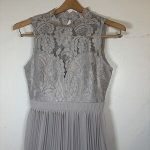 Maniju Gray Lace & Mesh Bodice Prom Formal Gown Sz S Pleated Long Sleeveless